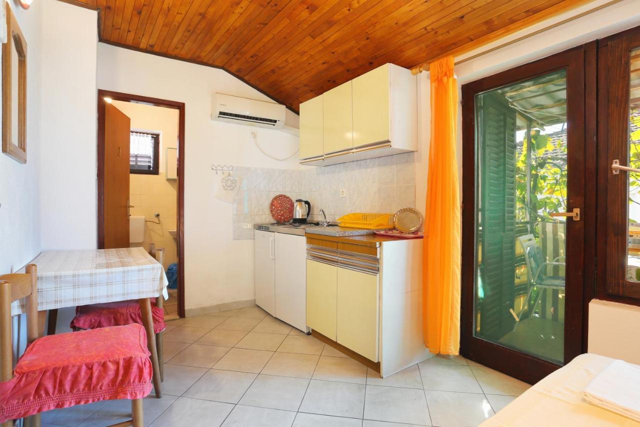 Apartments By The Sea Okrug Gornji, Ciovo - 1069 Trogir Eksteriør bilde