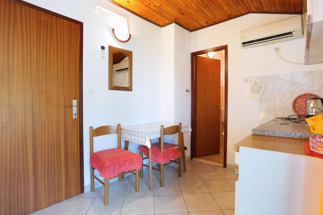 Apartments By The Sea Okrug Gornji, Ciovo - 1069 Trogir Eksteriør bilde